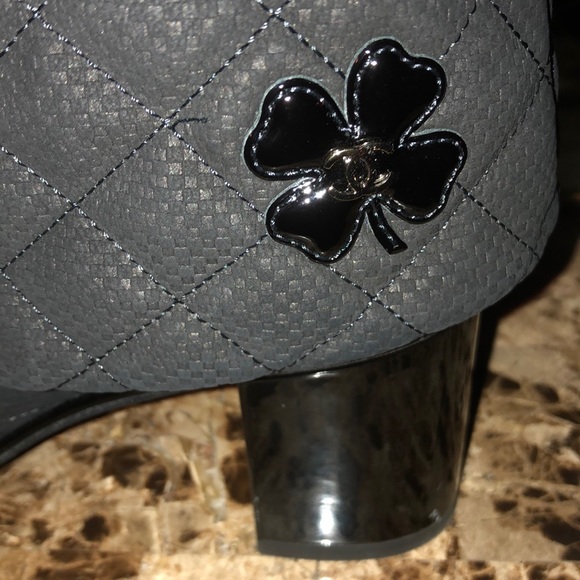 Chanel quilted booties - Picture 3 of 7